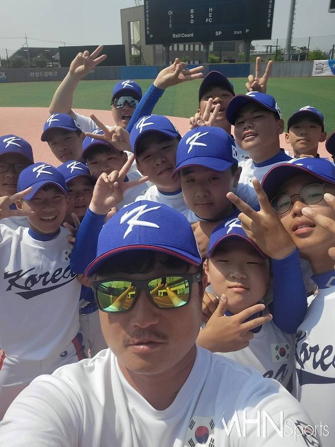 대표팀 선수단과 황상훈 감독 제공ㅣ황상훈 감독