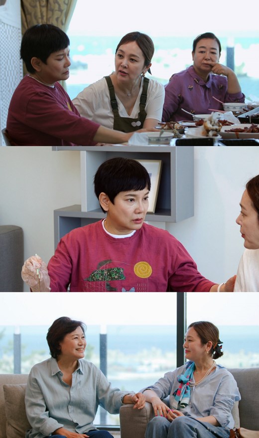 Actor Lee Seung-yeon Confessions Personal History.Lee Seung-yeon, an assistant teen star, rushes to Pohang for a meal with Sisters at KBS 1TV Park Won-sook, which is broadcasted at 9 am on the 25th.Lee Seung-yeon focused on Sisters with outstanding speech and colorful themes, proving that he was loved not only by actors but also by MCs.In particular, Lee Seung-yeon, who confessed his first encounter with a husband who was entangled in an unexpected place, revealed the story of developing a relationship by asking for a gift before he even made a relationship, stimulating his sisters love cells.In addition, Lee Seung-yeon and her husbands first date place was also unconventional. Lee Seung-yeon and her husbands unusual love story attract attention.Meanwhile, Lee Seung-yeon poured out a lot of affection for Pet.Lee Seung-yeon said, I am trembling because I want to see puppies at home. Sisters were worried about Hye Eun Yi, who had just left Pet, saying, Hye Eun Yi will cry again.Sisters and Lee Seung-yeon held a fireworks debate, discussing whether Hye Eun Yi should once again live with Pet or enjoy the rest of his life without Pet.In addition, Ahn Mun-suk turned the scene upside down, saying, The pet is different from the one given by my husband. Sisters said, How are you?Lee Seung-yeon said, I have two mothers, as if I had eased my mind through conversations with Sisters.Lee Seung-yeon, who said, I have a mother who gave birth to me and a mother who raised me, frankly confessed to the mother who gave birth to me, saying, I could not understand the heart that separated me when I was pregnant.In addition, she confessed to her sisters that she had been forced to eat rice for her stepmother when she was a child, and that she had a bad habit so far.I wonder what Lee Seung-yeon has to say.