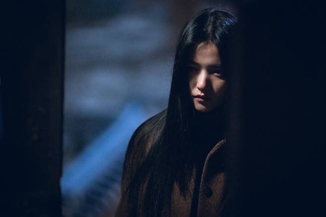 Kim Tae-ris a demon identity is what it is.Kim Eun-hees Korean-style occult a demon (playwright Kim Eun-hee, director Lee Jung-rim) is a hot topic every day.It started with 9.9% TV viewer ratings from the first time, followed by a double-digit number in the next time, and the chilly summer was announced. TV viewer ratings in the metropolitan area skyrocketed to 10.8% and the highest TV viewer ratings in the moment soared to 13.1%.(Based on Nielsen Korea)a demon ( ⁇   ⁇ ) is a Korean-style occult mystery drama in which a woman who can see a demon and a man who can see a demon in a demon digs into the death of a question.Kim Tae-ri, a civil servant, received a red Daenggi, a relic of his father, who had long been known to have died, and wrote it on a demon.Stay Puft Marshmallow Man, a professor of folklore and a professor of maritime affairs, helps the mountain to visit the identity of a demon.As the two searched for the source of the red Daenggi that served as a medium for a demon, Daenggis story was revealed little by little, and the discerning viewers already noticed the identity of a demon: the prince ear.Evidence has already appeared in the drama.Jin Seon-kyu, the father of the mountain, and Daenggi, the grandmother of the grandmother, looked at the book just before his death. The book contains the results of a demon study of Kangmo. Among them, Red Daenggi, You can clearly see the note a demon is a prince under blue pottery, grasshopper bottle.On the front page, there is also a picture of Choi Man-wol, a shaman born in 1914, and related information. The scene of a passing moment was captured and the identity of a demon was spoiled.According to the Korean Folk Encyclopedia, the Stay Puft Marshmallow Man, or the Stay Puft Marshmallow Man, whose baby is dead, is called Taeju and is called Taeju depending on the region.In recent years, it is more often referred to as a child or child. It is usually known as a ghost of a child who died of starvation or smallpox, or a shaman with its ghost attached to his body.It was the identity of a demon that Kangmo in the drama concluded that Taeja plus Stay Puft Marshmallow Man ear.Choi Man-wol (Oh Yeon-ah)s horrific behavior at the end of the second episode added to the details of Tae-ja-gwi. He seduced a girl, who had fallen down covered with a blue cloth and had not moved, with red raw meat, and soon hit the child with a knife.There was a scene where red blood was scattered on the red Daenggi held by the skinny hand of the child, which was slightly visible under the cloth.There is speculation on the Internet that there is a ghost story that a shaman who has lost his talent or has not been able to worship a god has used his soul to seal his soul when he reaches out his hand to eat food.Viewers are wondering how the next story of a demon will be followed and how the identity of the real a demon will be revealed.