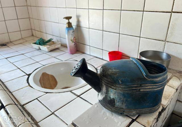 대창이용원 내부. 요즘도 하루 10명 정도 단골손님이 찾는다고 한다.