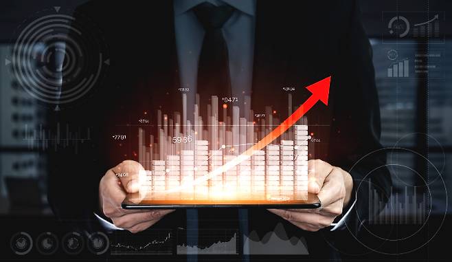 공모주 첫날 가격제한폭을 400%까지 확대하는 제도가 지난 26일부터 시행된 가운데 코스닥 상장을 앞둔 알멕이 '따따상'(주가가 공모가의 최대 4배까지 오르는 현상)을 달성할 수 있을지 관심이 쏠린다. /사진=이미지투데이