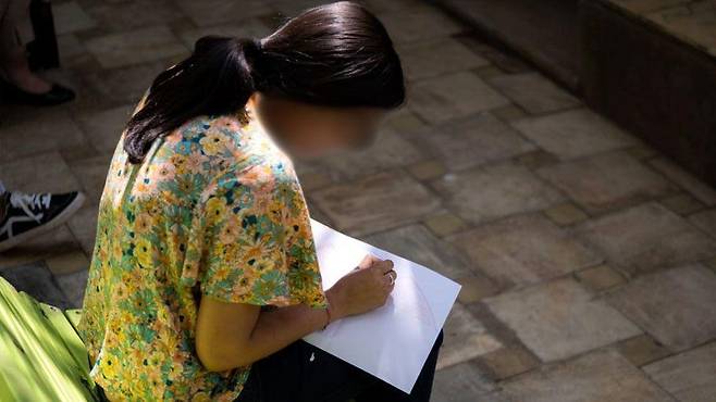 인도 중부 보팔 지역에 사는 군잔 티와리는 지참금을 내면서까지 결혼하지 않겠다고 밝혔다