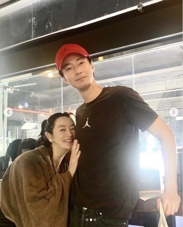 Actor Kim Hye-soo emanated a warm chemistry with his junior Jo In-sung.On November 11, Kim Hye-soo posted a picture of Jo In-sung, who was breathing with the movie Smuggling, on his SNS.In the photo, Kim Hye-soo, who is preparing to shoot, stared at the camera next to Jo In-sung and stared at the camera. In another photo, he showed a black and white photo of Jo In-sungs handsome face.The two of them also appeared together in the TVN rural super sales entertainment Whats the President broadcast last year.The film Smuggling is a story about a story that gets caught up in the event of a big plate of a lifetime in front of people who have been living their lives by delivering the necessities thrown into the sea.Kim Hye-soo, Yum Jung-ah, Jo In-sung, Park Jung-min, Kim Jong-soo, Go Min-si and others are expected to be released on the 26th.
