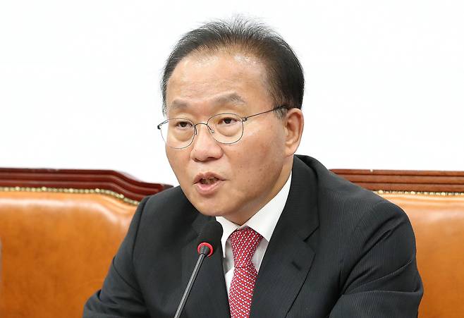 윤재옥 국민의힘 원내대표가 11일 오전 서울 여의도 국회에서 열린 원내대책회의에서 모두발언을 하고 있다. /뉴스1