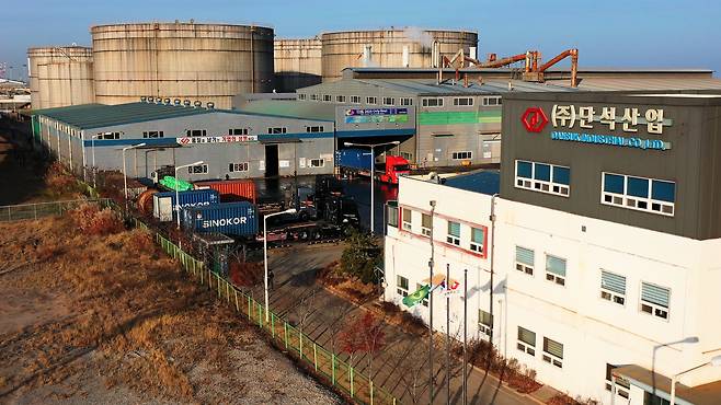 단석산업의 군산1공장 전경. 올해 말까지 리튬이온배터리 재활용을 위한 증설 공사가 마무리되면 회사의 폐배터리 재활용 사업의 거점이 될 전망이다. /단석산업 제공