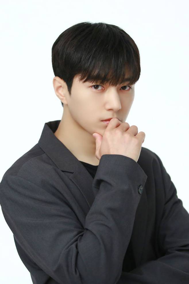 MBC 금토드라마 '넘버스'에서 신입 회계사 장호우 역을 연기한 배우 김명수. 루크미디어 제공