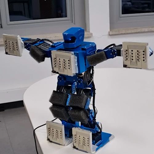 카이스트 연구팀이 개발한  위치인식 기술이 적용된 로봇.