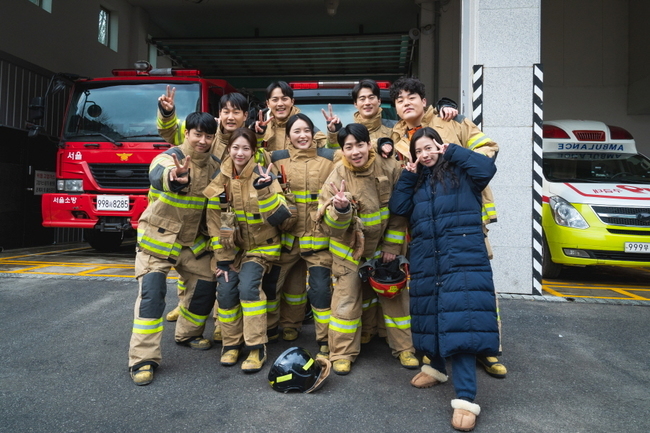 Actor Son ho joon got off at Small Side 2 and left his last greetings to viewers.The Police Station Next to the Fire Station A  ⁇  The Police Station Next to the Fire Station A  ⁇  The Police Station Next to the Fire Station A  ⁇  The Police Station Next to the Fire Station A  ⁇  The Police Station Next to the Fire Station A  ⁇  The Police Station Next to the Fire Station A  ⁇  The Police Station Next to the Fire Station A  ⁇  The Police Station Next to the Fire Station A  ⁇   ⁇   ⁇   ⁇   ⁇   ⁇   ⁇   ⁇   ⁇   ⁇   ⁇   ⁇   ⁇   ⁇   ⁇   ⁇   ⁇   ⁇   ⁇   ⁇   ⁇   ⁇   ⁇   ⁇   ⁇   ⁇   ⁇   ⁇   ⁇   ⁇   ⁇   ⁇   ⁇   ⁇   ⁇ Here, in the face of death, Help with was impressed by the sacrifice of eating Candle, which was used as a fire delay device, to leave evidence of The Texas Chainsaw Massacre: The BeginningArson.In this regard, Son ho joon expressed his feelings of The police station next to the fire station a at the end of the 3rd session with 5 questions and 5 answers, expressing his infinite righteousness and gratitude for his colleagues and works.In the third episode, Bong Help withs death was revealed.Even before it was released, everyone I met did not die, did not they?If you think about it, it seems that the help with in the drama replaces the appearance of the firefighters, so many people seem to support and care about Help with.I think that I would like to express my gratitude to those who protect us from the invisible place and express a little while cheering with it.In fact, I did not feel sorry that I started Season 2 knowing the death of Help with from the beginning, but I feel sorry that I can not work with good people for a longer time.# Bong Help with swallowed Candle himself to leave The Texas Chainsaw Massacre: The BeginningArson Evidence even before his death.Do you have any hardships or anything left in your memory during filming? ⁇  The Texas Chainsaw Massacre: The BeginningArson I thought that the scene that leaves the evidence of the crime is the scene that best shows the help with.I hope that this fire will not happen again in front of my own death. I was afraid that eating Candle was reckless and cool, and I was worried that I could express this help with it.The shooting scene was not technically or physically difficult, but I think I had a lot of trouble in expressing this help with.In the third episode, Bong Help with finally gave the ring to Tongue-in-cheek (Gong Seung-yeon), but it turned out to be a delirium of tongue-in-cheek.I was so sad when I told her that I was sorry that I could not keep my promise.I thought I could not see my loved ones again, so Help with was so pitiful that my tears did not stop. The bishop tried to take a light version, so I tried to take it lightly.# Son ho joon What kind of person is Bong Help with to the actor, what kind of person do you want viewers to remember with Bong Help with?To me, Bong Help with was a thankful character that helped me to know the gratitude, sorryness, greatness and gratitude of the firefighters who had not known well in the meantime. I hope that viewers will appreciate the firefighters through this help with.# A word to the last viewers who joined usHelp with is dead, but the rider is the second Help with, Inju is the third Help with, and Jihoon is the fourth Help with.Help with is dead but not dead, so please give a lot of support to the fire fighting team for the rest of the time. After that, the story becomes more interesting, so please use this room until the end. Thank you.
