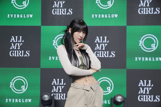 ▲ 에버글로우 시현. 제공| 위에화엔터테인먼트