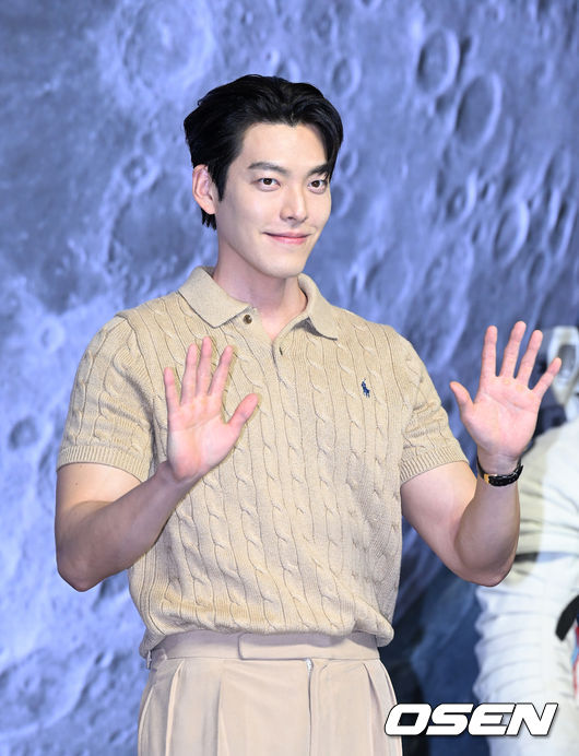 Kim Woo-bin and Shin Min-a are doing everything they can to help people who are in need, including Donation, and Consolation fans who have recently left the world.Kim Woo-bin - Shin Min-a, one of the representative longevity couples in the entertainment industry, met in a clothing advertising spot in the past and developed into a five-year-old couple.In 2015, dating photos were reported, officially acknowledging his devotion and enjoying public devotion.In particular, when Kim Woo-bin was diagnosed with Nasopharyngeal cancer and stopped working for chemotherapy, his lover Shin Min-a kept silent and has been in love for nine years.In 2020, Kim Woo-bin moved to AM Entertainment, a subsidiary of Shin Min-a, and has been working together with TVN drama Our Blues last year.Kim Woo-bin and Shin Min-a are often seen dating photos not only in Korea but also in Paris, France, and are still showing their sweet affection, leading the way in Donation and antecedent.Just a month ago, Kim Woo-bin donated 100 million won to the Hope Bridge National Disaster Relief Association to help flood victims.Following Kim Woo-bins antecedent, Shin Min-a also joined Donation with a donation of 100 million won.Kim Woo-bin and Shin Min-a have steadily progressed to Donation and have become a representative of the entertainment industry Donation Couple.Shin Min-a has been reported to have accumulated donation amount of 3.3 billion won since 2009 in society as a whole.Recently, Shin Min-as manager married the assistant director of the drama Gangmae Cha Cha Cha starring Shin Min-a in 2021, and attended the meeting with Kim Woo-bin.At that time, Shin Min-a gave a heartfelt congratulatory speech for the two people, and two shots of Kim Woo-bin - Shin Min-a couple were captured in the memorial shot of the acquaintance.In addition, just yesterday, Kim Woo-bin posted a desperate message to a fan who sadly passed away on his personal SNS, drawing keen attention.The bereaved families are showing their gratitude to their lover Shin Min-a, including Kim Woo-bin.Kim Woo-bin told his SNS on the 27th, Its a clear and bright support.It was a long and hard road when I went to say goodbye to the way you always came for a long time. I realized that Chest was very sick because I remembered your face that smiled and greeted me until recently. I do not think its a breakup, I do not think its a breakup. Theres always a smile, a healthy and happy day, and on the day we meet again, lets take lots of pictures and share a lot of stories.I will do my best to think about the new works you have been looking forward to.  Watch me. You are a fan of me, so I really appreciate you and thank you.Lets meet again, he said.It turns out that Kim Woo-bin was posted to Consolation fans and bereaved families who had just died, and it was confirmed that he not only sent a wreath but also went to Winston Chao directly to Busan.The rest of the time, the rest of the time, the rest of the time, the rest of the time, the rest of the time, the rest of the time, the rest of the time, the rest of the time, the rest of the time, the rest of the time, the rest of the time, the rest of the time, the rest of the time, the rest of the time, the rest of the time I dont doubt that it has become a nexus.Supports long-distance process is well done. Thank you very much for your deep bow, and I will always support you with the support of Woo Bin. The deceaseds brother said, Thank you very much for the wreath arriving in the middle of my imagination. Thank you very much for coming to see my sister. I hope you will always be a wonderful actress who remembers my sister.I will support you, he said. And Shin Min-a actor, AM Entertainment officials thank you. I will not forget. Kim Woo-bin - Thank you to Shin Min-as agency.While Kim Woo-bins extraordinary fan love is gathering attention, Shin Min-a, who has been in love for nine years, is happy to attend a wedding, to help others, to be sad to leave someone, Im sharing my heart.DB, SNS