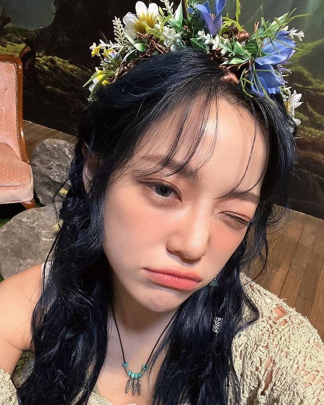 Singer and actress Kim Se-jeong showed off her beautiful charm.On the 30th, Kim Se-jeong posted several photos with emoticons, along with an article entitled  ⁇  Voyage: Inspired by Jules Verne, through personal sns.In the photo released, Kim Se-jeong is taking selfies with various poses. In particular, his distinctive features and innocent charm drew admiration from viewers.The netizens who saw this were so beautiful  ⁇   ⁇   ⁇ ,  ⁇  Please marry me  ⁇   ⁇   ⁇ ,  ⁇   ⁇   ⁇   ⁇   ⁇   ⁇   ⁇   ⁇ .IMBC  ⁇  Photo Source Kim Se-jeong sns