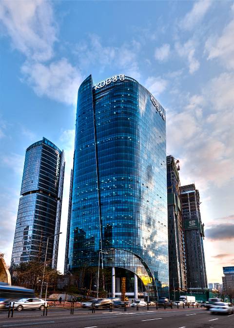 KDB생명이 데이터를 한곳에 모아 디지털화를 추진한다./사진=KDB생명