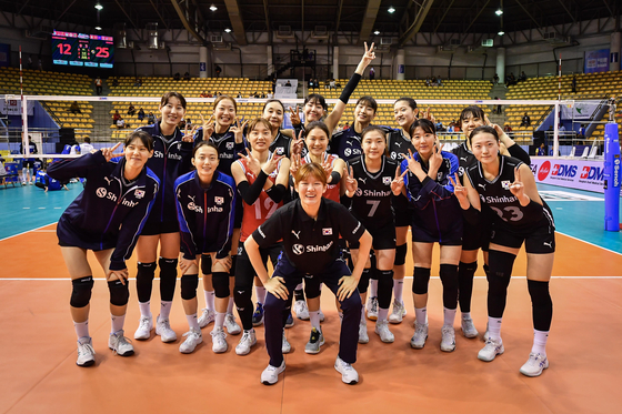 The Korean women's volleyball team at the Asian Women's Volleyball Championship held in Thailand earlier this month [YONHAP]