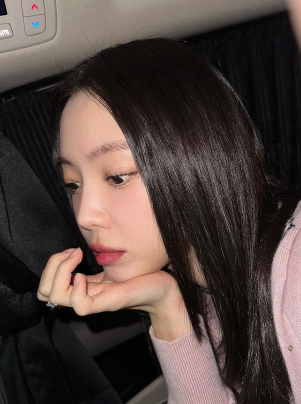 Son Na-eun released several photos from inside the vehicle via his Instagram on Thursday, including one of Son Na-eun in a pink two-piece and in various poses.He was loved by his usual chic and sophisticated visuals, and he created a different atmosphere with a more lovely and cute feeling.On the other hand, Son Na-eun played the chaebol third generation and SNS star influencer strong in the drama  ⁇  agency  ⁇   ⁇   ⁇   ⁇   ⁇   ⁇   ⁇   ⁇   ⁇   ⁇   ⁇   ⁇   ⁇   ⁇   ⁇   ⁇   ⁇   ⁇ .