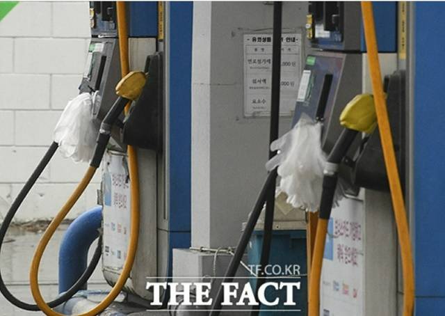 휘발유와 경유 가격이 11주 연속 올랐다. /더팩트 DB