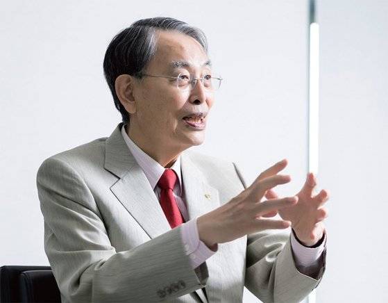 송상현 서울대 명예교수는 9월 5일 월간중앙과의 인터뷰에서 “역사 문제는 정확한 팩트를 아는 게 우선이고, 그에 기반을 둔 주장을 펴야 한다”고 강조했다.