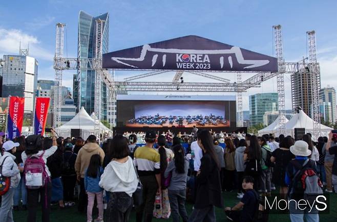 지난달 25~27일 몽골 울란바토르에서 열린 코리안 위크에 많은 몽골인이 참여했다. 사진은 코리안 위크 행사 모습. /사진=주몽골 한국대사관 홈페이지 화면 캡처