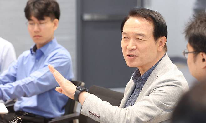 26일 경기도교육청 광교청사에서 기자 간담회를 가진 임태희 경기도교육감이 발언하고 있다. 경기도교육청 제공