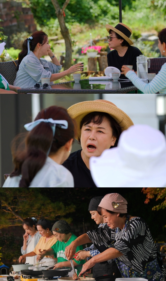 Kim Hye s, defection to korea actor # 1, will appear as a guest of Sisters (Park Won-sook, Hye Eun Yi, Ahn So-young, an mun-suk) in KBS 1TV Lets live together with Park Won-sook It appears as a guest.Kim Hye s was excited from the moment she greeted the sisters saying, I wanted to meet you. She then surprised everyone by saying Ive been there three times to the sisters essential questions of marriage and divorce career.Especially for an unmarried an mun-suk, he says, I am a senior in marriage.Kim Hye s, a former member of the three marriages and divorces, told the sisters frankly from the meeting with the Husbands to the marriage and divorce.What is the hidden story of Kim Hye s who has been there three times?On the other hand, in this Lets live together, there was a sense of tension from the morning on the bright side of the new day. Yes Sister mentioned the LA rib business while planning business items and decided to make the most delicious ribs according to their recipe.Your Sister, armed with a seriousness that I have never seen before, was immersed in the material to the point where the fraternity was shaken.In particular, Hye Eun Yi never uses his hidden ingredients and avoids the eyes of the Sisters, and Park Won-sook introduces the recipe to the former Cheong Wa Dae chef.An mun-suk and Ahn So-young also kept their recipes private, and even Ahn So-young made them outside to avoid exposing the process itself.I have a special judge for a fair screening.  What is the ending of your sisters fierce ribs? 