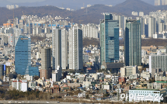 서울 도심 아파트 단지 전경.