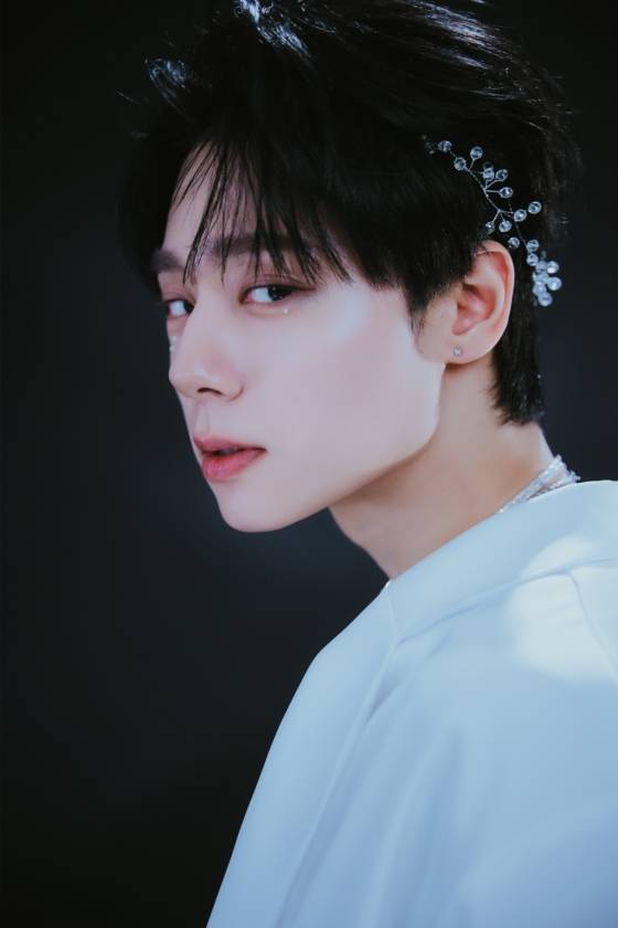 원어스 환웅 /사진=알비더블유(RBW)