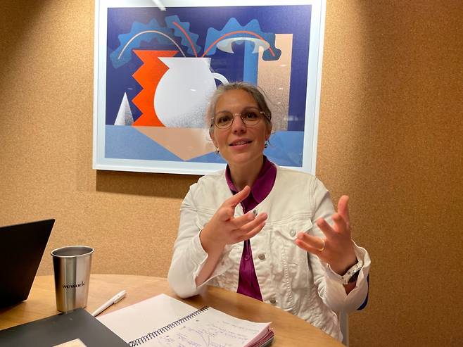 유럽환경규제 연합 ECOS(Environmental Coalition on Standerds)의 패니 라튜(Fanny Rateau) 프로그램 매니저가 지난달 31일 머니투데이와의 인터뷰에서 에코디자인 필요성을 설명하고 있다. /사진=김훈남 기자