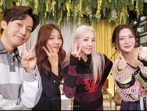 Actor Lee Chae-young made a surprise announcement of his recording when he was young.Lee Chae-young posted several photos on Jasins SNS on the 6th, along with an article titled # First Recording # Startup when he was a child.Inside the picture are Lee Chae-young, Heo Kyung-hwan, Hong Ji-yoon and Sandara Park.They huddled together and posed together, drawing a V-shaped picture.In particular, they all gathered their attention by showing the warmth of the good man.Celebs play the biggest challenge of their lives that they had put off when they were young, and viewers sympathize with the challenges of Celebs and become beautiful together.Sandara Park, Lee Chae-young, Hong Ji-yoon, and Heo Kyung-hwan are united in 4MC to lead the younger generation.Sandara Park plans to unveil Hermanns trendy lifestyle, including K-culture and K-beauty, which attracts the attention of the world even when she is young.Lee Chae-young delivers Jasins life tips with his fascinating charm, and Hong Ji-yoon takes MCs ceremony when he is young, even when he is young.Finally, I will convey the management method of men such as skin and health as well as the role of Danger maker of a public conversation.