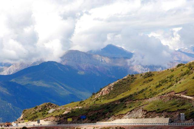 방다 예라산 고개에서 바라본 바쑤 방향. ⓒ최종명