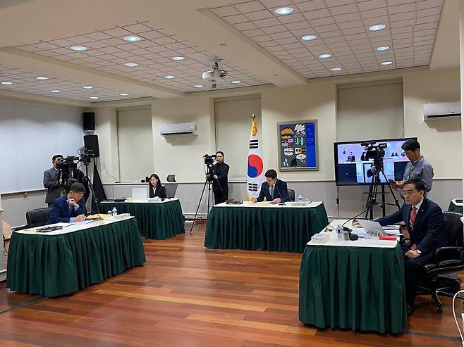 국회 외통위의 주미 공관 국정감사 (워싱턴=연합뉴스) 김경희 특파원 = 국회 외교통일위원회는 15일(현지시간) 워싱턴 DC에서 주미 공관을 대상으로 감사를 열고 현안을 질의했다. 2023.10.15 kyunghee@yna.co.kr