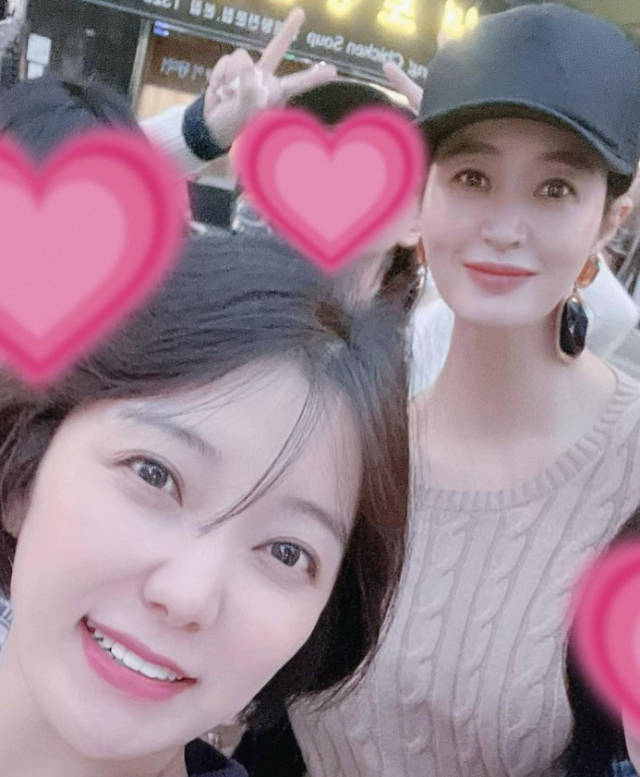 방송인 하지영, 배우 김혜수. / 하지영