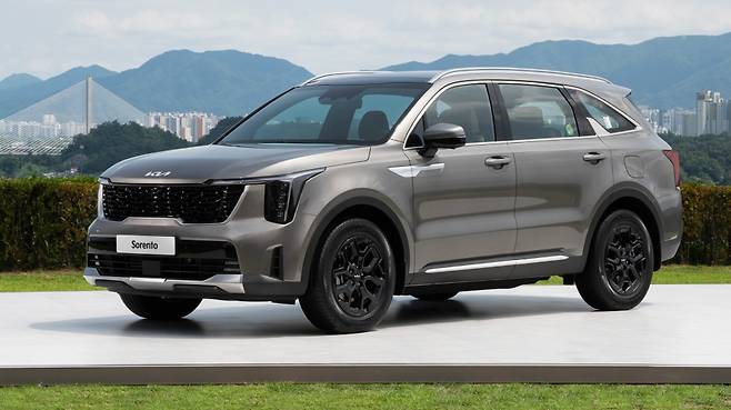 18인치 휠이 적용된 기아 쏘렌토 하이브리드