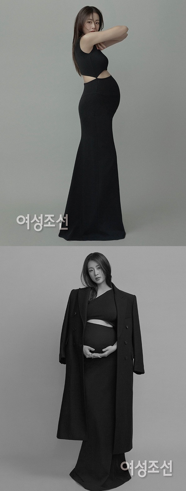 Actor Kang So-ra has released a photo that boldly revealed the beautiful D-line.Chosun Broadcasting Company unveiled a full-length picture of Kang So-ra, the cover of the November issue.In the open photo, Kang So-ra wore a sheer look, a chiffon dress, etc., and emanated a unique charm by going back and forth between the beauty and the beauty.In the interview that followed the filming, Kang So-ra was able to relax as much as he could, saying that he had a step away from the old days.He also thinks that he should show me how to appear in various media. I showed a lot of fear to show myself, he said.Kang So-ra said, I want to come back as soon as possible and show various aspects. I want to participate if the character is good and the work is good. Actor Kang So-ra has no limitations.Kang So-ra was able to show off his perfect visuals through thorough self-management through the drama  ⁇   ⁇   ⁇ , and succeeded in transforming his acting at the same time. Even though he returned for a long time, he once again widened his spectrum and attracted public acclaim.I am happiest when I am in the field, he said. I have never played a villain or a detective, so I want to try various challenges.Kang So-ra, who is dedicated to preaching ahead of the year-end birth, will continue to actively communicate with YouTubes personal channel,An interview with the actor Kang So-ras colorful charm can be found in the November issue of  ⁇  Chosun Broadcasting Company  ⁇ .Photo by Chosun Broadcasting Company