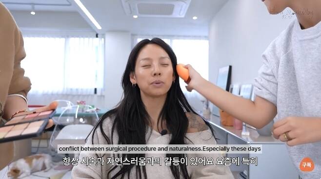 Lee Hyori reveals his thoughts on Walter SisuluOn the 24th  ⁇  Hong ⁇ s MakeuPlay  ⁇   ⁇   ⁇   ⁇   ⁇   ⁇   ⁇   ⁇   ⁇ ........................In the video, Lee Hyori chatted while receiving a make-up.Lee Hyori started advertising again, so he gave me a lot of cosmetics everywhere. There is no Instagram, and when I do not have exposure, I do not give it. There is one brand that I did not do anything and did not do Instagram.But I advertise something else. Advertisement is not just about paying a lot of money, he said.I always have a conflict with Walter Sisulu and naturalness these days. But I really have a very noticeable face. Its thin skin. I was hit once in my early thirties.Happy Together Dong-yeop laughs with his brother, but his eyes disappear, but it is so strange that his eyes do not disappear. The fortress is really natural, he said.I was hit before CF One Week, he said. I was hit once, but it seemed good and it seemed bad.