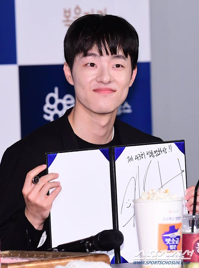 제44회 청룡영화상 핸드프린팅이 25일 여의도CGV에서 열렸다. 이날 핸드프린팅 행사에는 지난해 청룡영화상 수상자 박해일, 변요한, 오나라, 김동휘, 김혜윤이 참석했다. 여의도=최문영 기자deer@sportschosun.com/2023.10.25//