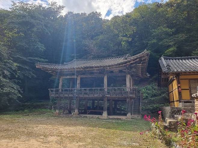 973년에 창건되어 고려시대 이자현 등 고승과 학자들이 머물렀던 청평사 고려선원ⓒ