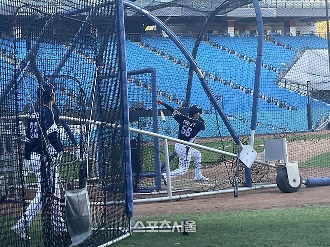 APBC 대표팀 최준용이 7일 대구삼성라이온즈파크에서 열린 소집훈련에서 타격 훈련을 하고 있다. 대구 | 김동영기자 raining99@sportsseoul.com