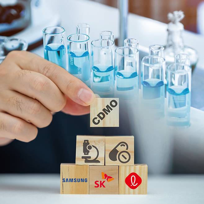 삼성과 SK, 롯데 등 대기업이 CDMO 사업 확장에 나섰다. 최근 스페인 바르셀로나에서 열린 제약바이오 최대 콘퍼런스 CPHI에서 기업 홍보에 열을 올렸다. /그래픽=이강준 기자