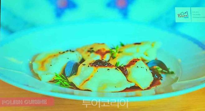 폴란드는 동서양, 극동 아시아 영향을 맏아 미식 여행을 즐기기 좋다고 설명했다.
