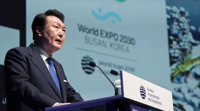 윤석열 대통령이 지난 6월 20일 국제박람회기구(BIE) 4차 프레젠테이션 마지막 연사로 나와 2030 부산국제박람회의 유치 필요성을 전하고 있다. 연합뉴스