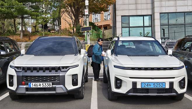 토레스(왼쪽)와 토레스 EVX(오른쪽). /고성민 기자