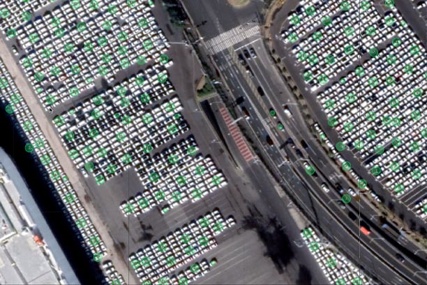 SIA가 위성영상으로 분석한 차량 대수. 차량 대수는 대형마트 매출 분석 등의 분야에 활용할 수 있다.