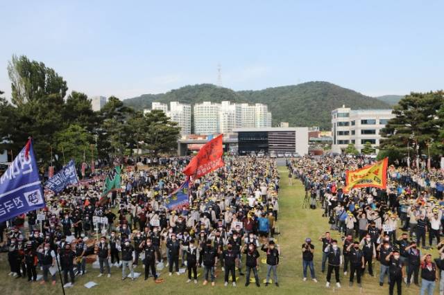 금속노조 현대차지부가 울산공장에서 임금 투쟁 출정식을 열고 있다. 사진 제공=현대차 노조