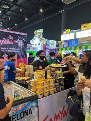 필리핀의 한 마트에서 불닭볶음면 시식 판촉 행사가 열리고 있다. 사진제공=삼양식품