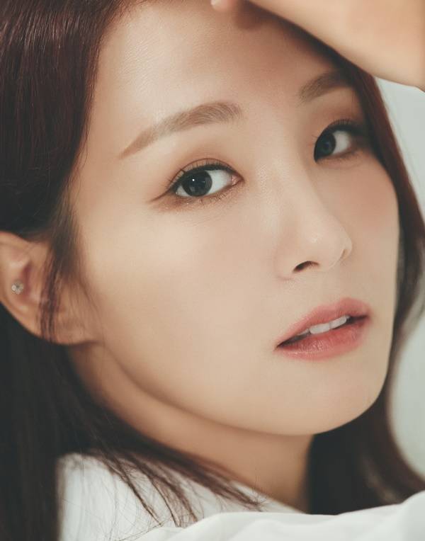 황금주(김정은)의 비서 ‘정나영’ 역을 연기한 오정연. 사진 ㅣ이엘미디어컴퍼니