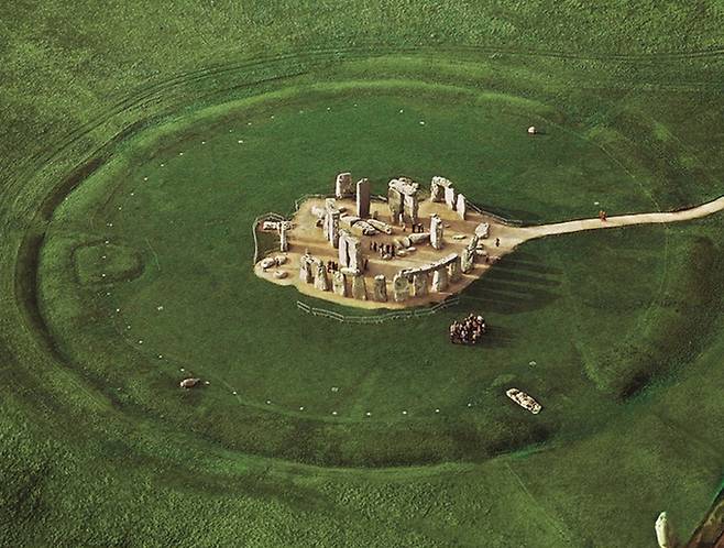 스톤헨지(기원전 2000년경), 영국 윌트셔의 솔즈베리 평원