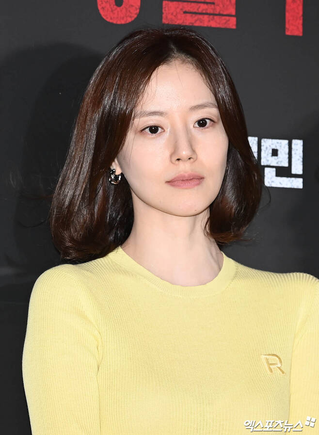 Actor Moon Chae-won is expected to miss the SBS acting awards, in the aftermath of actor Lee Sun Gyun.On the 7th, an official of the company IOK Company said, I received a proposal for the 2023 SBS postponement, but it was early, and attending yes or no was not decided. said.According to Moon Chae-won, he decided to discuss this with SBS later, but added that he had not been contacted about the appearance yes or no.Moon Chae-won appeared on SBSs Lamar Jackson The Money in the Law.However, Lee Sun Gyun, the main actor who breathed together, was arrested on suspicion of drug administration, and as a result, the attention was focused on yes or no participating in the year-end awards ceremony of the actors.Lamar Jackson Law Money is a delightful repertoire of Lee Sun Gyun and Moon Chae-won, who fight against the cartel of law and money.Moon Chae-won, who left the impression of continuing cold revenge by playing the role of former prosecutor and Army Major Park Joon-kyung, said in an interview in February that the reason for choosing legal money was his acting with Lee Sun Gyun.I think it was good. I personally watched a lot of Lee Sun Gyuns works, Lee said.He said, Youve only seen it on the screen and never seen it in real life. It was good because it felt similar to what I imagined. I think I relied on you and took a comfortable picture of the god I was with. I took it while saying, Wow, youre good.Lee Sun Gyun was investigated for drug administration, and it was noticed again after the end.Moon Chae-won and other legendary actors were attracted to SBS acting yes or no.Lee Sun Gyun is reported to have received 350 million won for Blackmail  ⁇  Cinémix Par Chloé to A, the entertainment manager who was arrested on charges of psychotropic and cannabis under the Drug Management Act.Lee Sun Gyun accused Mr. A of continuous blackmail, Blackmail  ⁇  Cinémix Par Chloé, and stated to the police that he did not know that Mr. A was a drug.Lee Sun Gyun received a negative test on the reagent test and the armpit hair precision test.Public opinion is also reversed, but Drug Scandal has not been solved neatly, so attention is focused.Photograph: DB