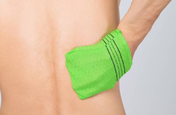 피부 건강을 위해서는 때를 자주 밀지 않는 게 좋다./사진=게티이미지뱅크
