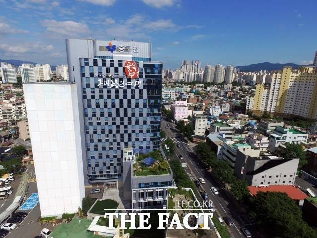 대구 중구의회에서 의원 2명의 궐원이 생기면서 내년 1월 31일 보궐선거를 실시한다. 중구의회 전경. / 중구의회