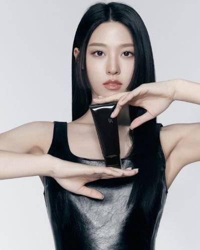 폴라가 이달부터 배우 설현과 함께 시네마틱 필름을 선보이고 있다. 사진 폴라