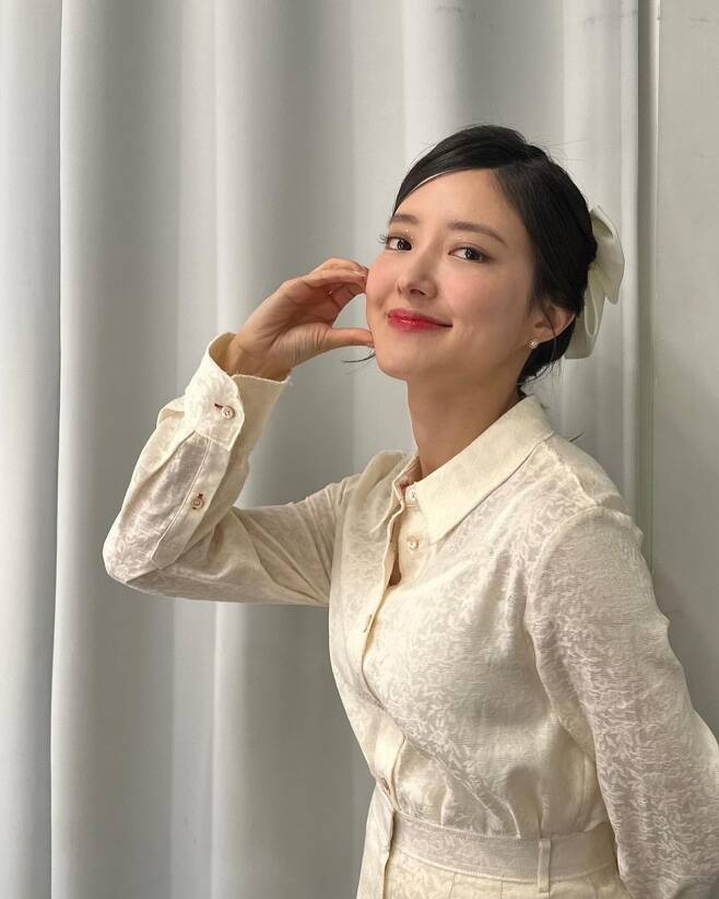 Actor Lee Se-young showed off his innocent charm.On the 20th, Lee Se-young said, It was a great touch for me to meet with the members of the circle through my personal sns! I was happy and thankful for coming to see me.It was a lot of scarcity, but thanks to the people who laughed and applauded, I had a lot of fun.I will wait for the day to meet again.Lee Se-young, in the public photo, took pictures with various poses, especially his distinctive features and purity.The netizens who saw this were various reactions such as Happy birthday to you, Happy birthday to you, Happy birthday to you, Happy birthday to you, Happy birthday to you,IMBC  ⁇  Photo Source Lee Se-young SNS